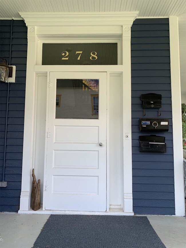 278 Douglas Ave Unit 2, Elgin, IL 60120 Apartment for Rent in Elgin