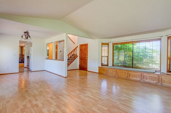 Foto del edificio - Beautiful Westside Oak Harbor Home Near Sunset Beach – 3 Bed + Bonus Room