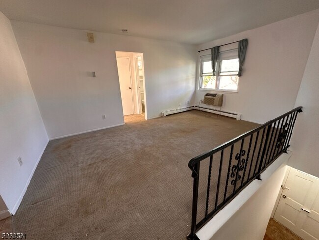 Building Photo - 725 Joralemon St