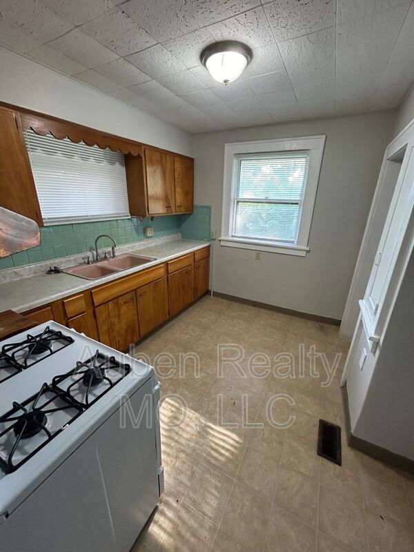 Foto del edificio - 5311 Harrison St