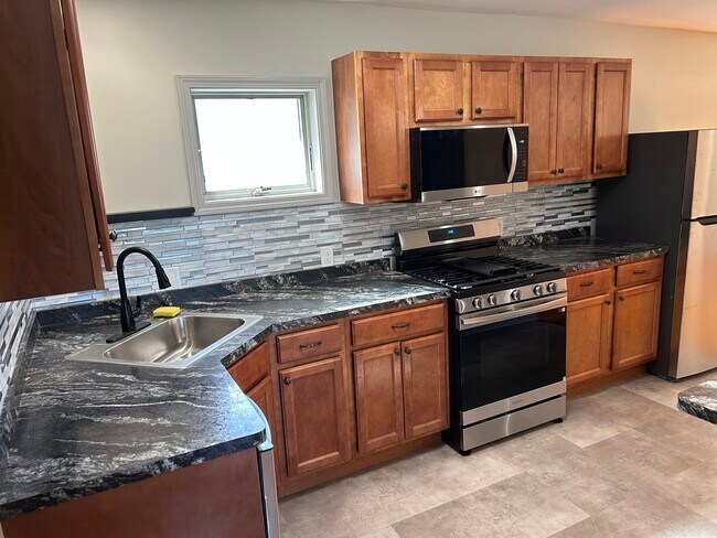 17 Baño principal - 8575 Main St