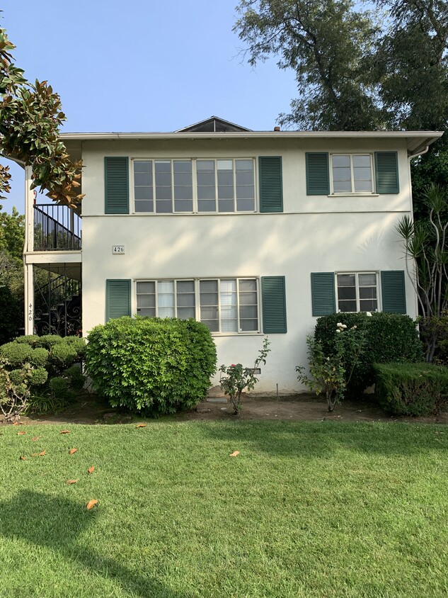 Primary Photo - 426 S Los Robles Ave