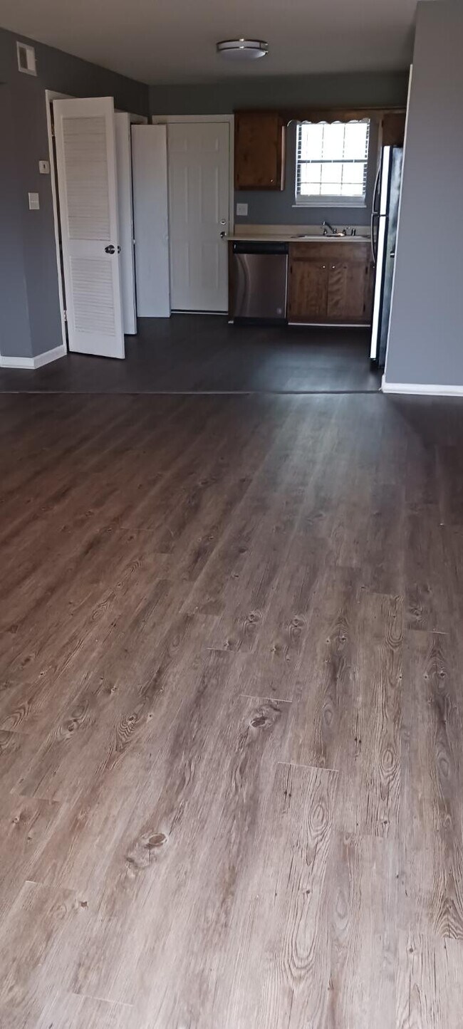 217 Blue Bird Ln SW Unit 2173, Decatur, AL 35601 Room for Rent in