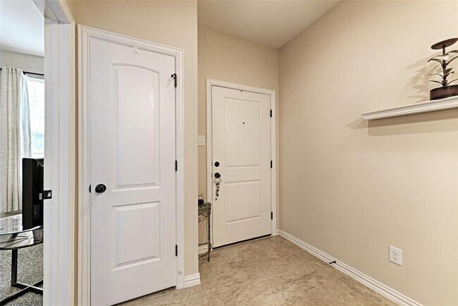 Building Photo - 1922 Timber Oaks Dr