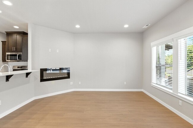 Building Photo - Brand New Townhome in Pleasant Valley Vill...