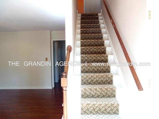 Foto del edificio - 2048 Clinton Ave SE