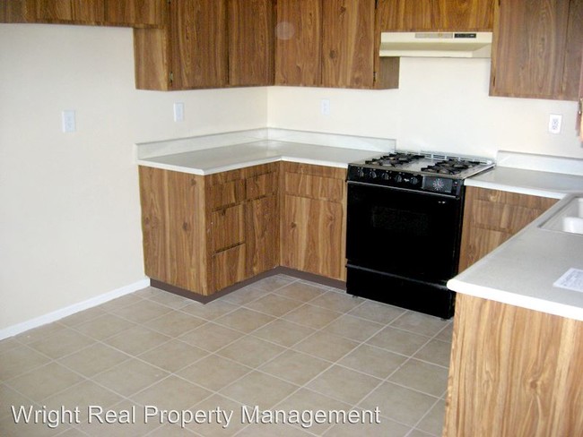 Building Photo - 2 br, 2 bath Apartment - 15947 Green Hill Dr.