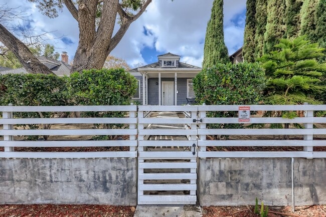 Building Photo - Walk to Morley Field - 3 Bed, 2 Bath + Bon...