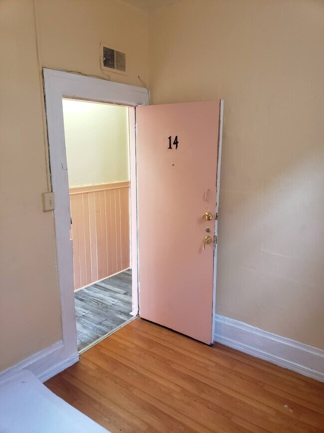 Room Example - 152 6th St