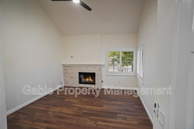 Building Photo - 27221 Camden Pl