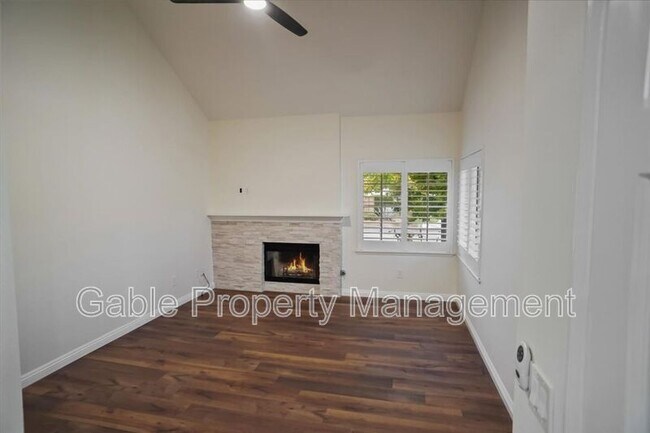 Foto del edificio - 27221 Camden Pl