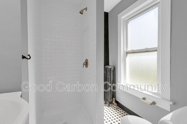Foto del edificio - 618 Elmwood Ave