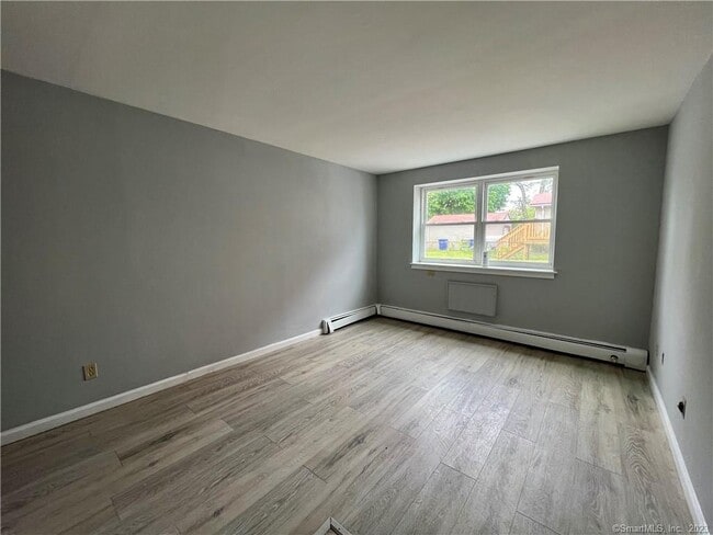Building Photo - 145 Cowles St