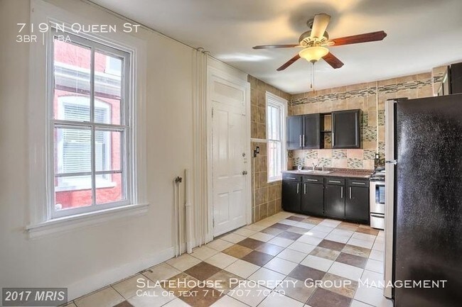 Foto del edificio - 719 N Queen St