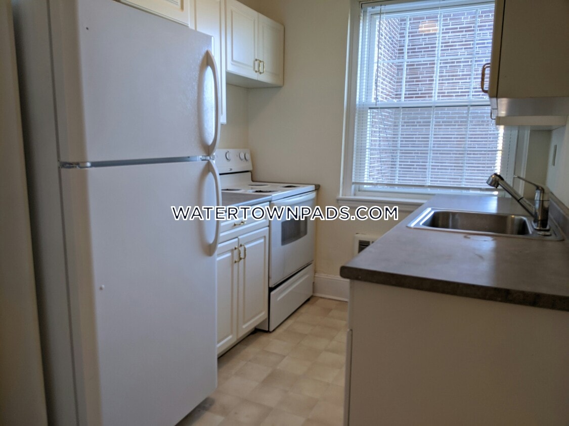 550 Belmont St Unit 22, Watertown, MA 02472 Room for Rent in
