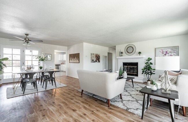 Building Photo - 4445 Hedionda Ct