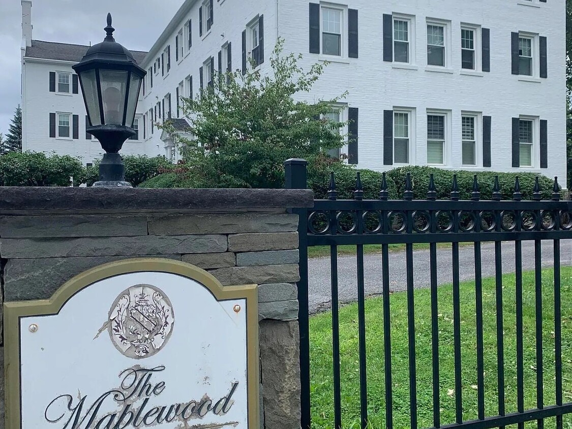 Foto principal - 33 Maplewood Ave