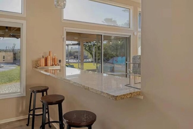 Foto del edificio - 9693 El Rio Ln