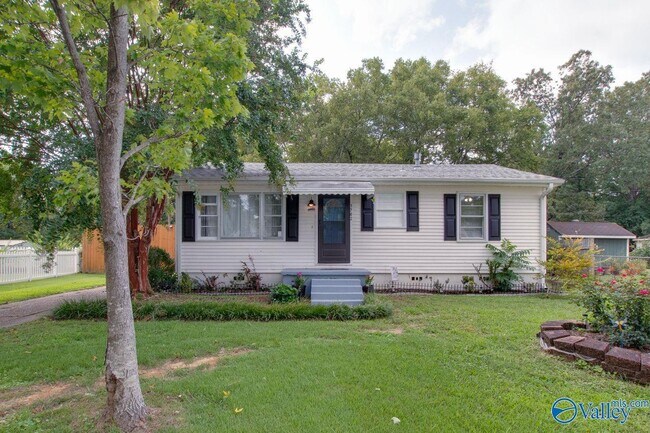 Building Photo - 1702 Truman Dr NE