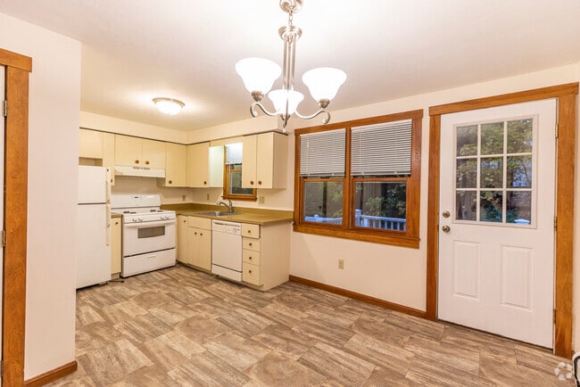 Kitchen - 37 Hollis St