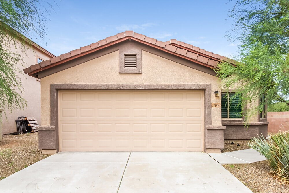 Primary Photo - 7046 S Copper Bloom Ave