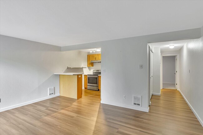 Building Photo - 3420 15th Ave W