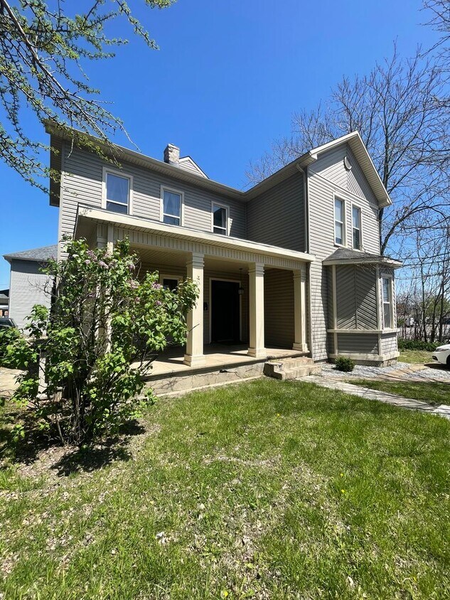 Primary Photo - 226 W. 3rd. St.
