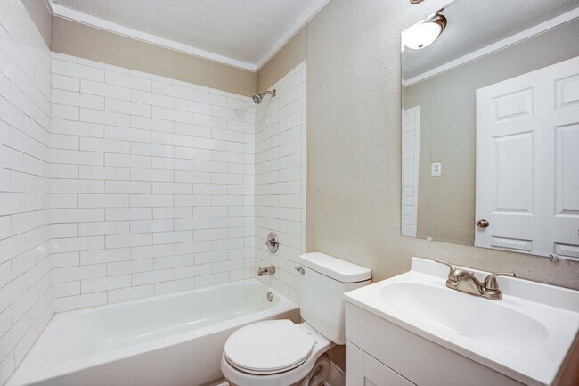 Foto del edificio - Freshly Updated 2 Bedroom House