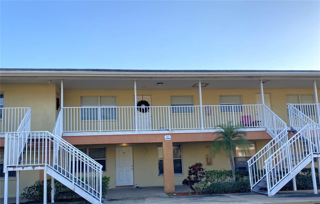Primary Photo - 117 N Evergreen Ave