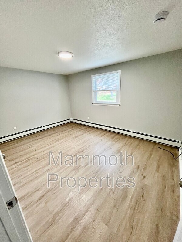 Building Photo - 9 Emerald Dr