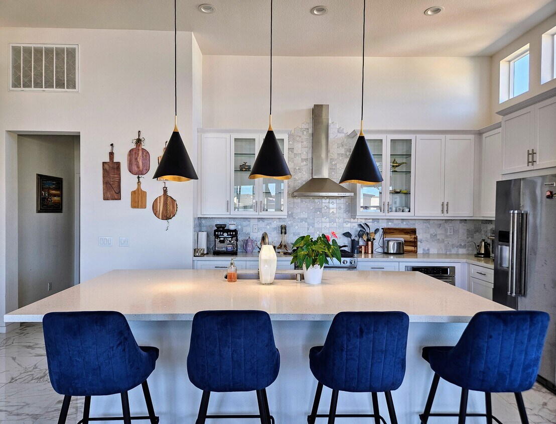 Kitchen - 2080 Tango Loop