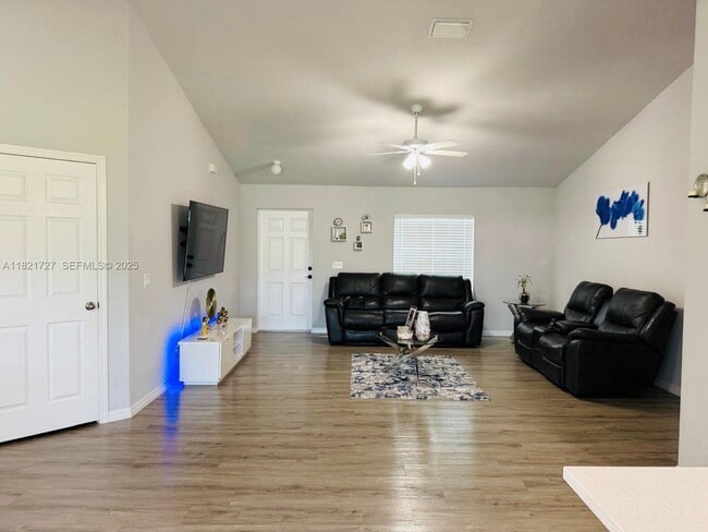 Building Photo - 500 NW 5th St