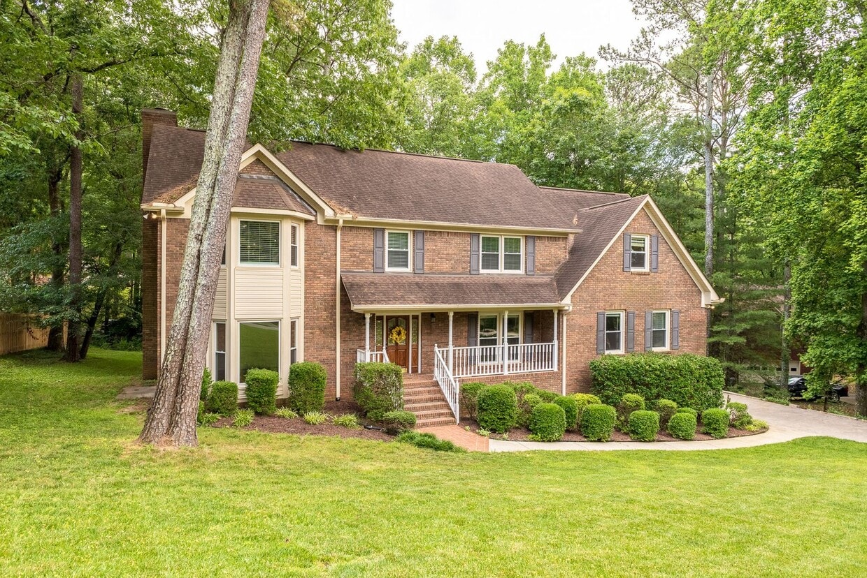 Primary Photo - Great Location! 5 bedrooms in Madison City...