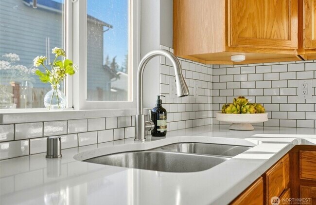 Building Photo - 20505 66th Dr NE