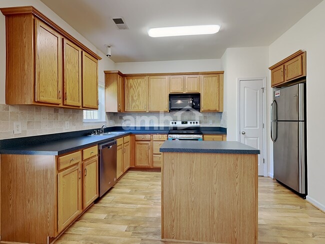 Foto del edificio - 3457 Lilliefield Ln