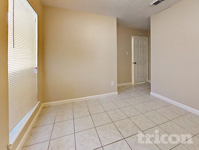 Foto del edificio - 3446 Edgecreek Dr
