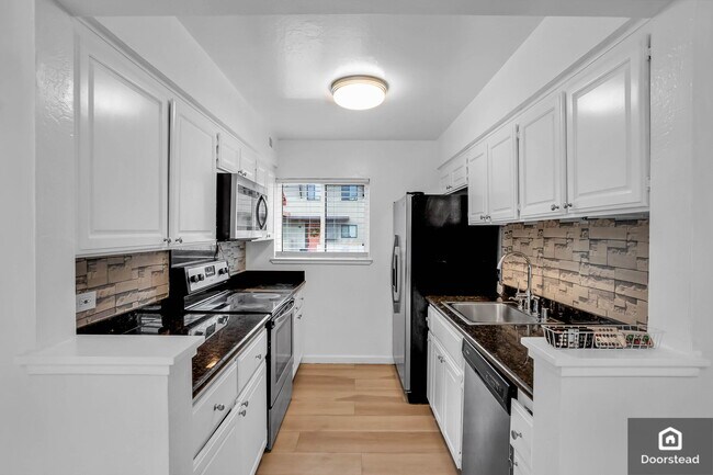 Building Photo - 5218 Admiralty Ln