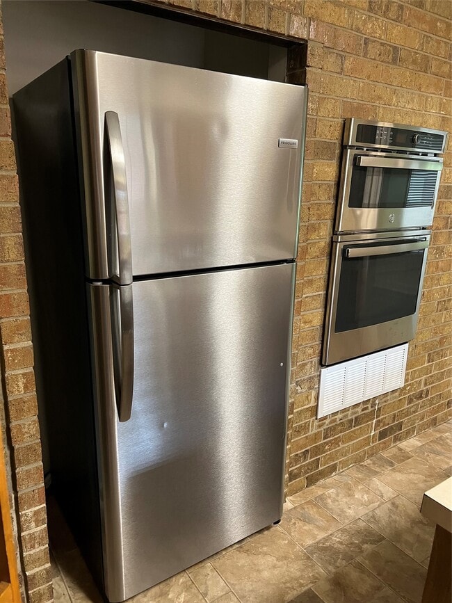 Building Photo - 109 Hiwon Dr