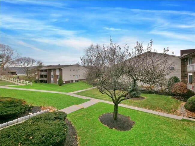 Foto del edificio - 53 Country Club Ln