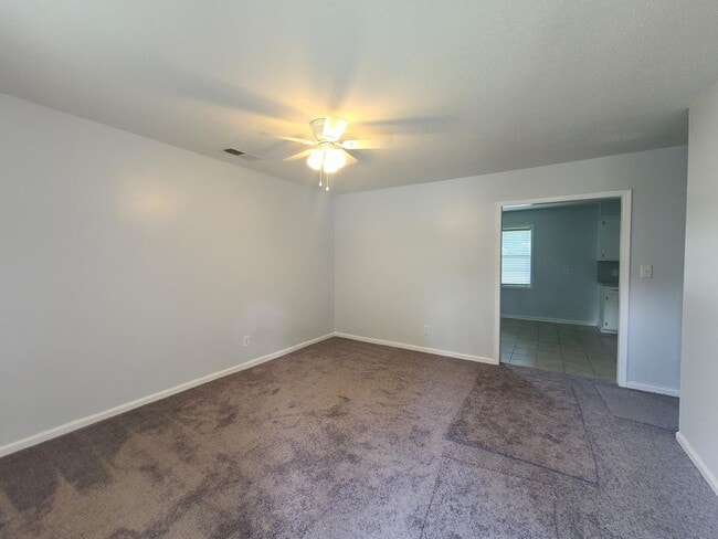 Foto del edificio - 4 Bedrooms 2.5 Baths, North Columbus