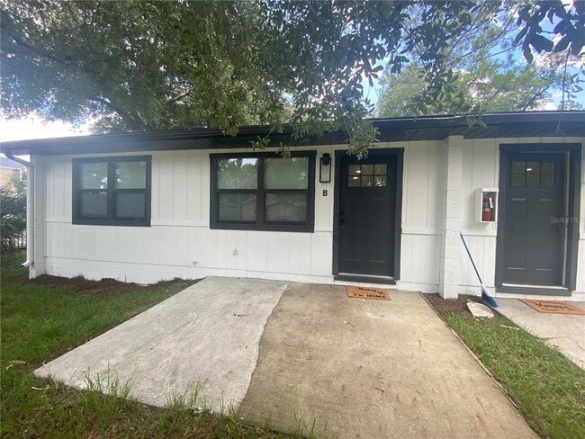 Building Photo - 704 Angelina Ln