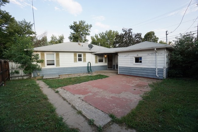 Building Photo - 2401 Marshall St