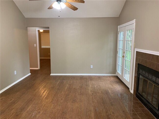 Foto del edificio - 8402 Cockney Dr