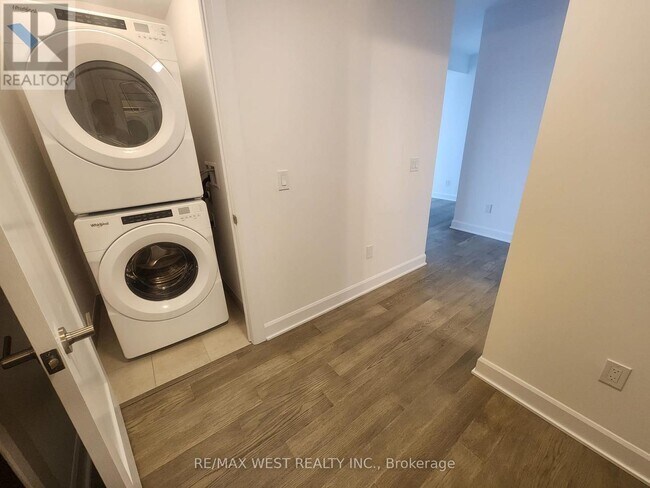 Building Photo - 3240 William Coltson Ave