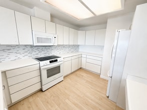 Building Photo - 6337 Caminito Andreta