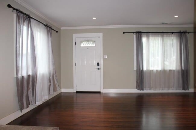 Foto del edificio - 2887 Lincoln Ave