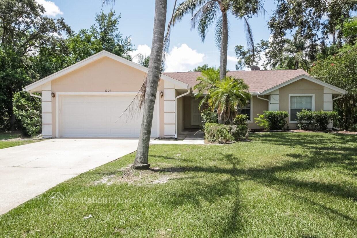 Foto principal - 7204 Lake Marsha Dr
