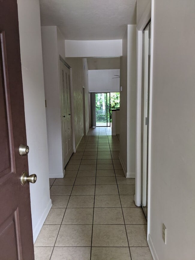 Building Photo - 2/2 in Pebble Creek