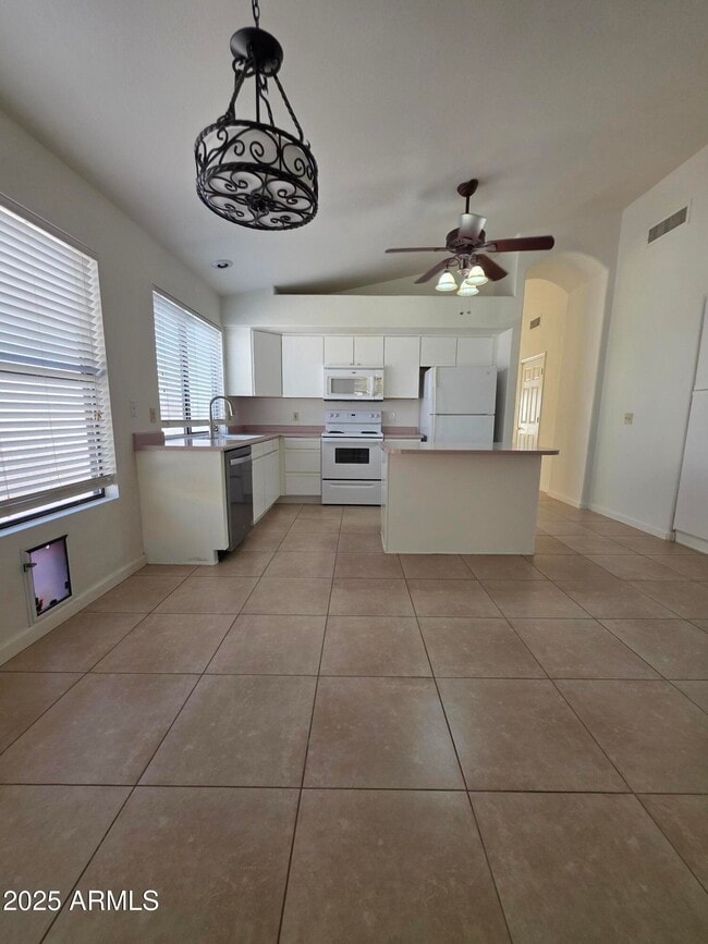 Building Photo - 5946 E Aire Libre Ln