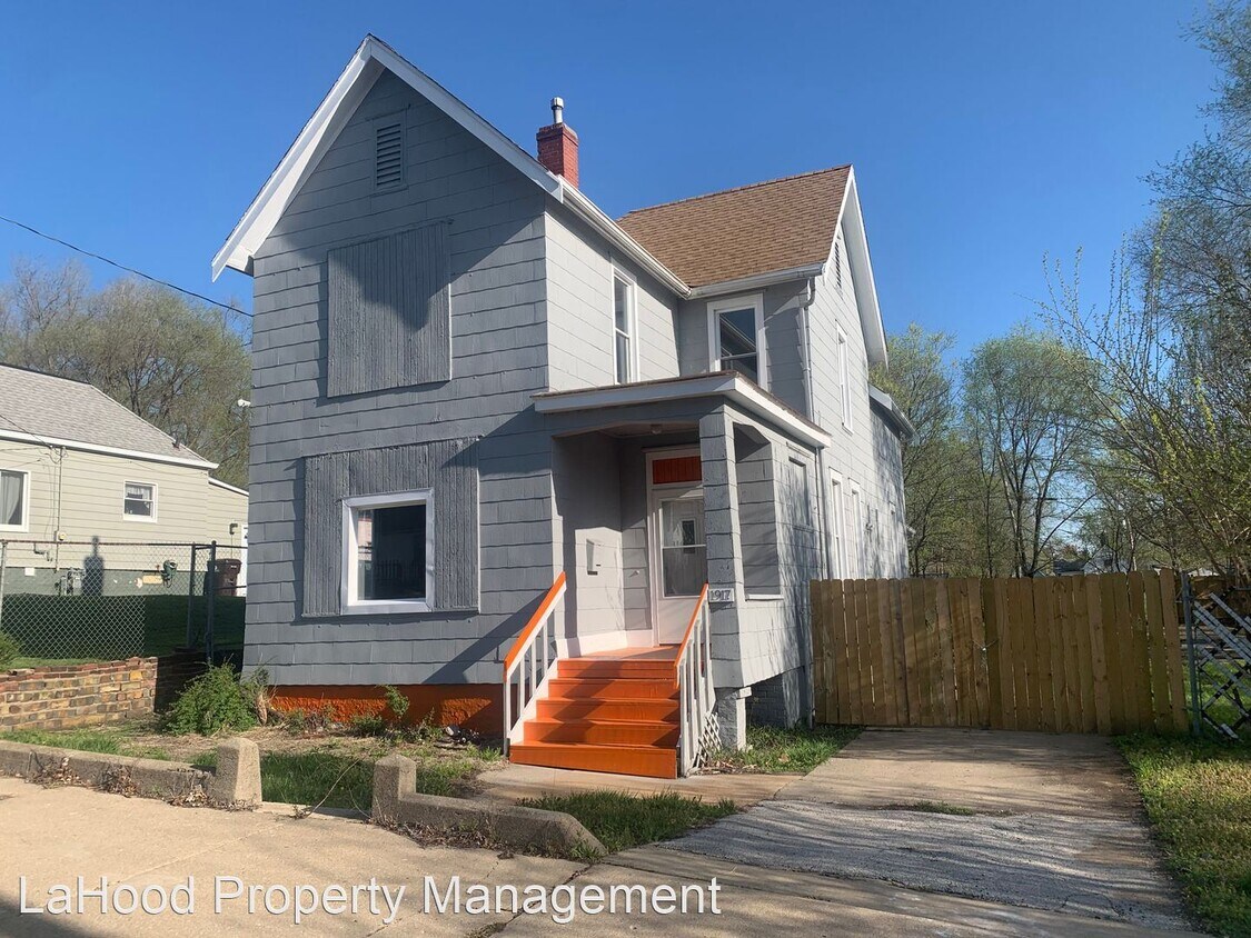 3 br, 2 bath House 1917 W Starr St. House Rental in Peoria, IL